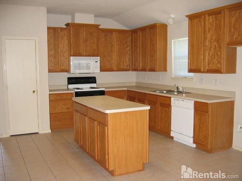 2nd image of 3008 Eastwood Dr