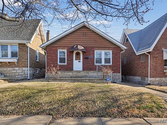 3rd image of 3929 Burgen Ave