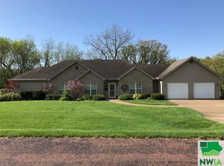 1490 Northridge Dr, Cherokee, IA 51012