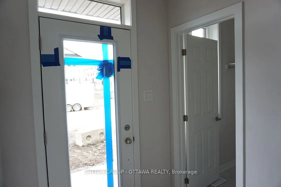 3 bed, $2,600 — Photo 2