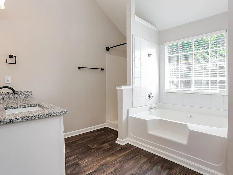 1413 Cater Ct — Photo 11