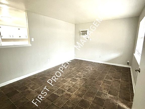 3rd image of 1026 Mission Ave #1004