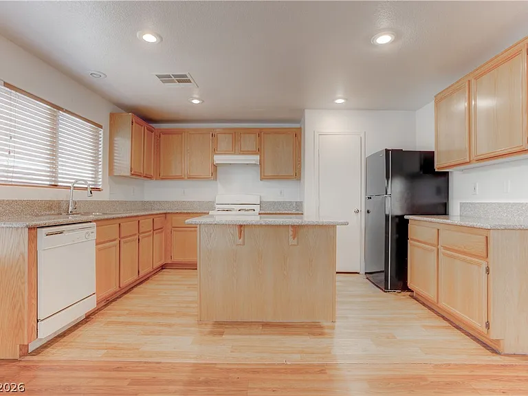 1195 Sweet Orange St — Photo 13