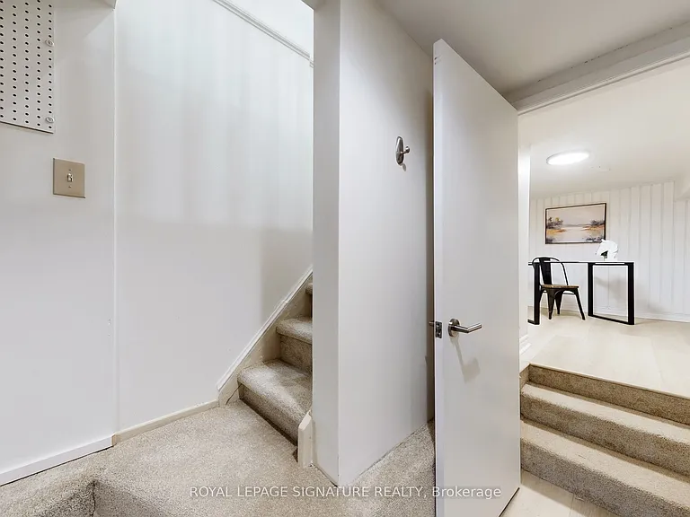 337 Glen Rd — Photo 32