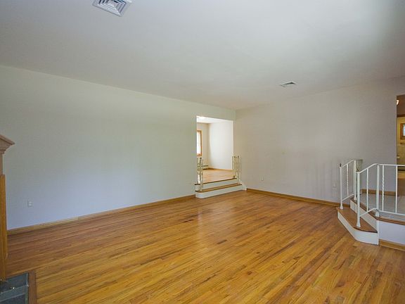 Living Room 9ft Ceilings
