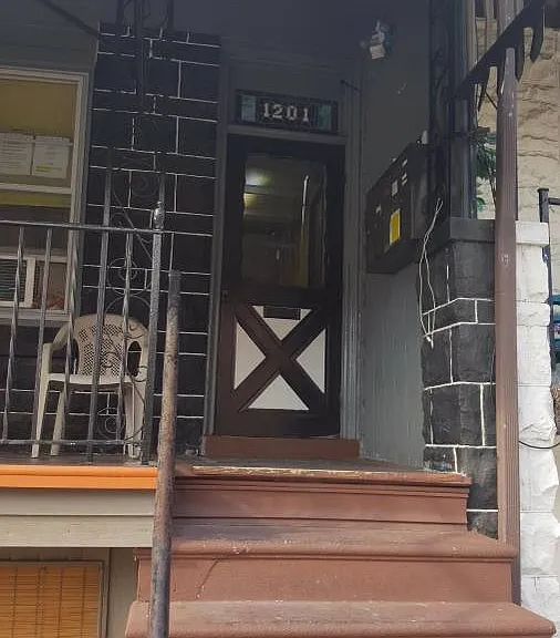 1201 Windsor St #7 — Photo 2