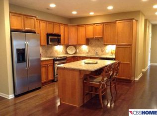 224 N 49th St #3B, Omaha, NE 68132