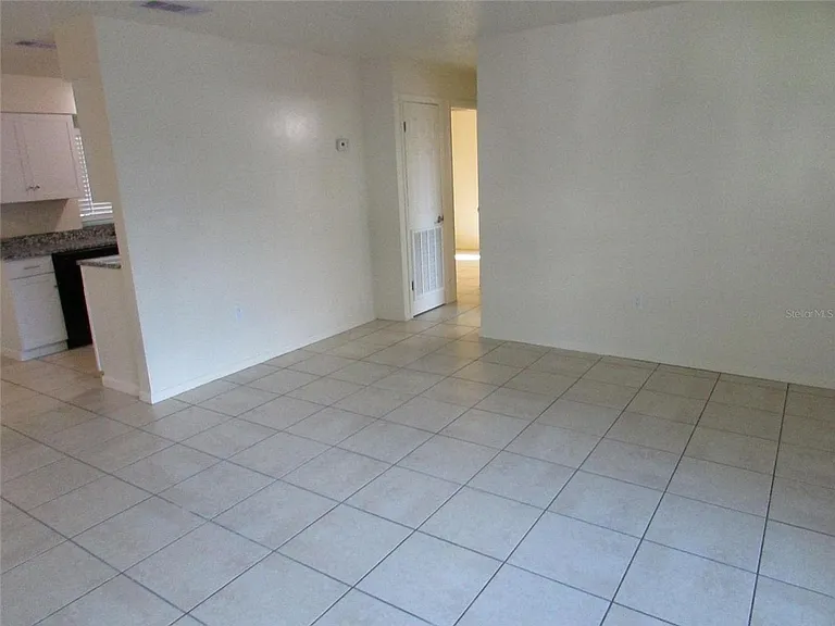 822 S Lone Oak Dr — Photo 6