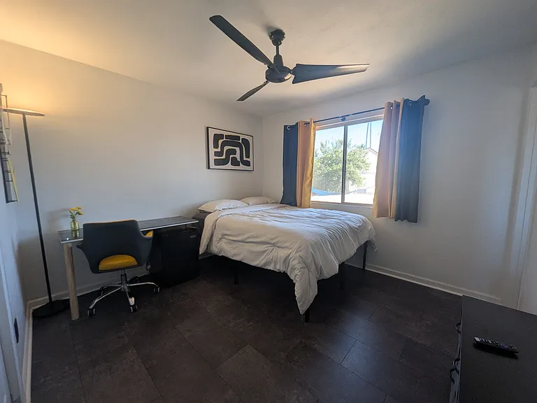 4521 W Shaw Butte Dr #1 — Photo 8