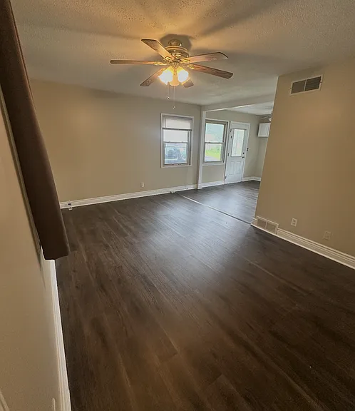 1610 Seabrook Rd — Photo 2