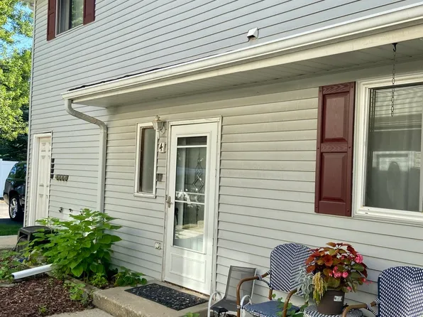 29W582 Winchester Cir N Unit 4, Warrenville, IL 60555