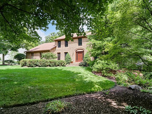 3rd image of 5746 Rushwood Dr