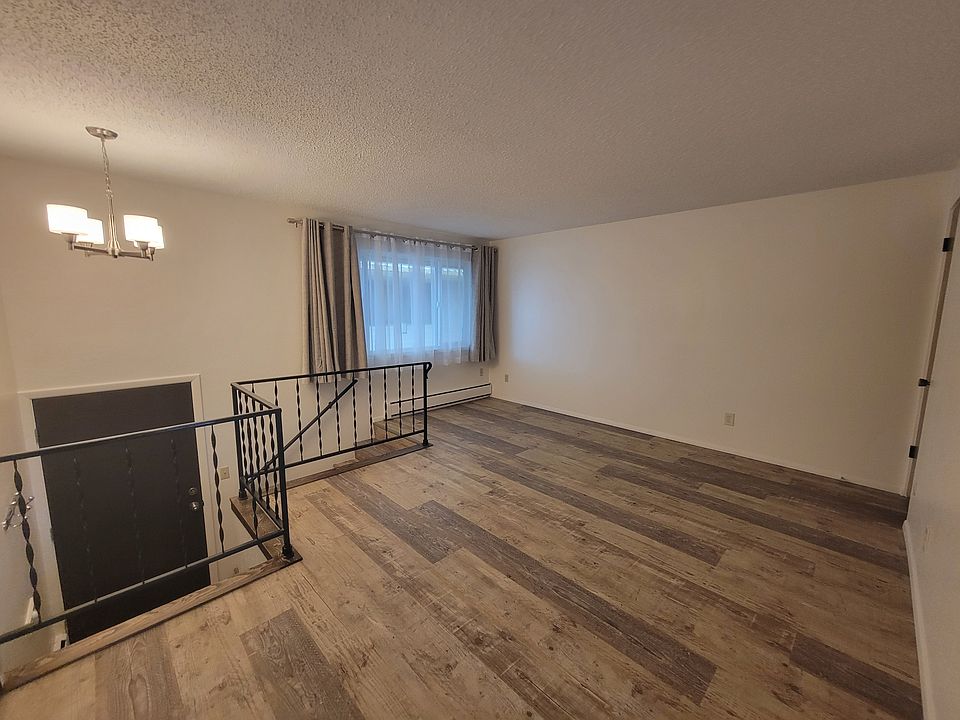 1st image of 3214 Stephens Ave S #8