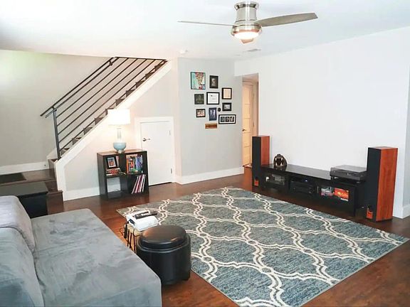 5th image of 5215 Guadalupe St #B
