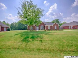 122 Rustic Cedar Ln, Madison, AL 35757