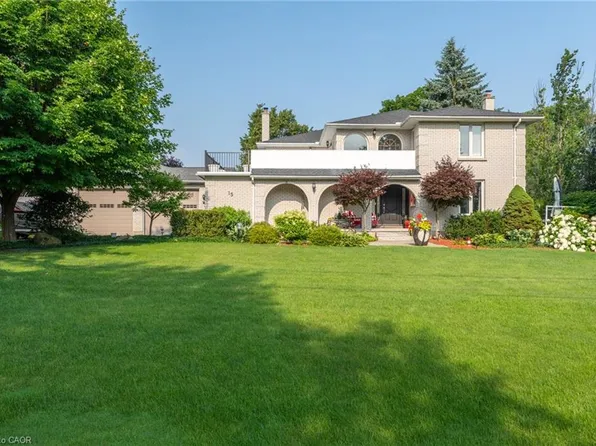 15 Marquette Dr, Kitchener, ON N2P 2H2