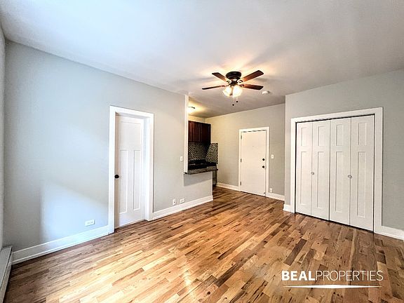 4th image of 635 W Barry Ave APT 405