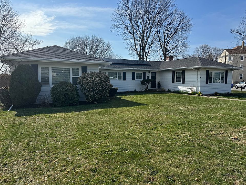1st image of 649 Stafford Rd
