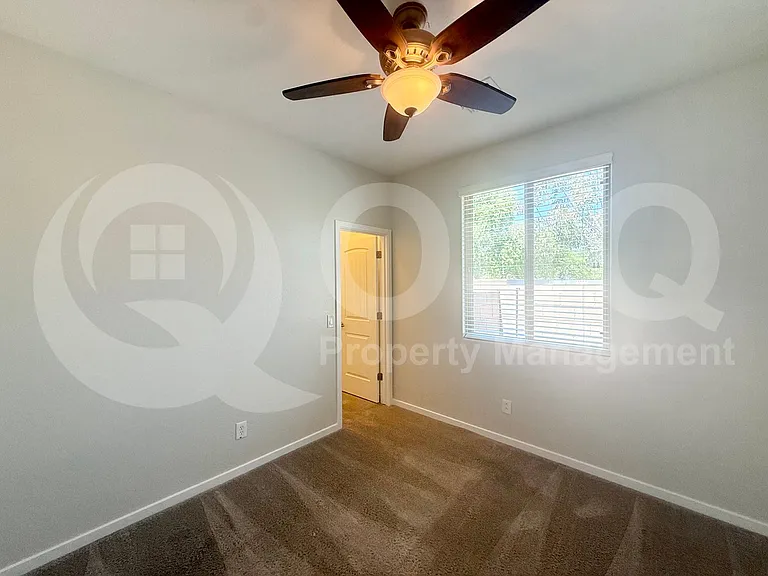 2814 E Quenton St — Photo 19