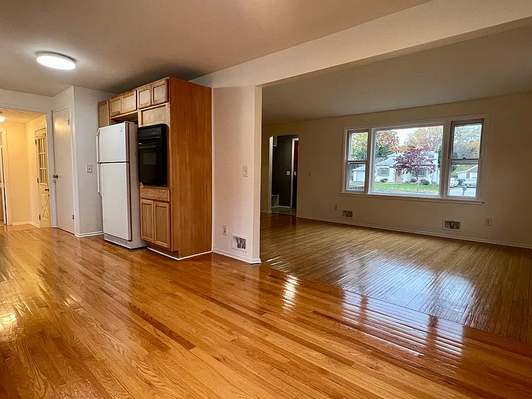 2450 Culver Rd — Photo 8