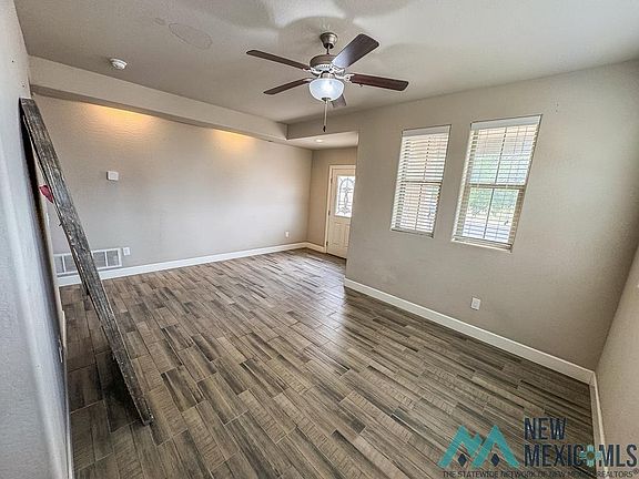 5th image of 2102 E Parkwood Ave