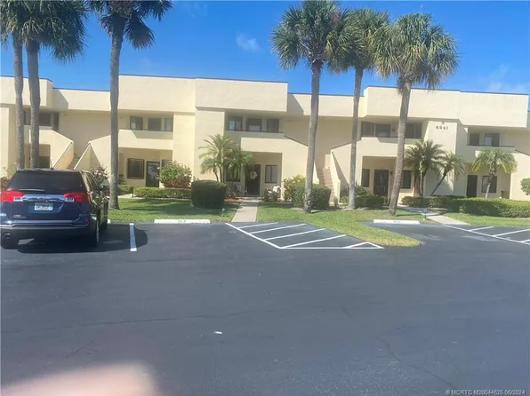 6941 SE Constitution Blvd APT 105, Hobe Sound, FL 33455