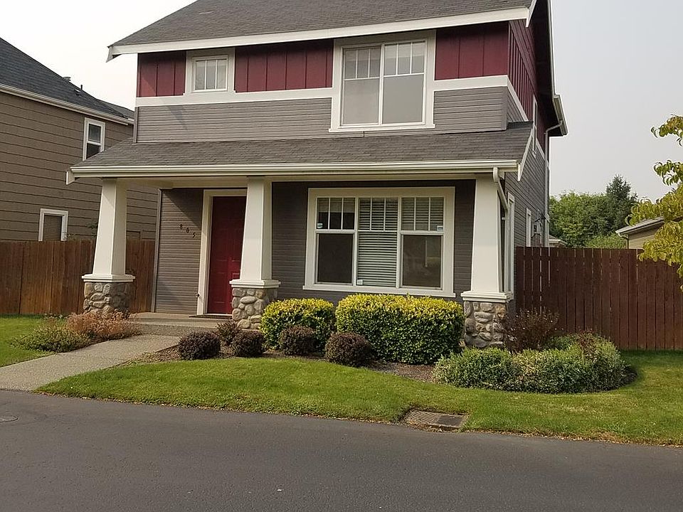1st image of 805 SE Creekside Dr