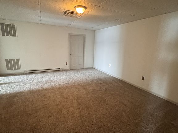 5th image of 643 S Wood St #3