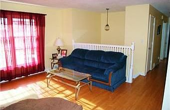 3rd image of 1712 Evergreen St