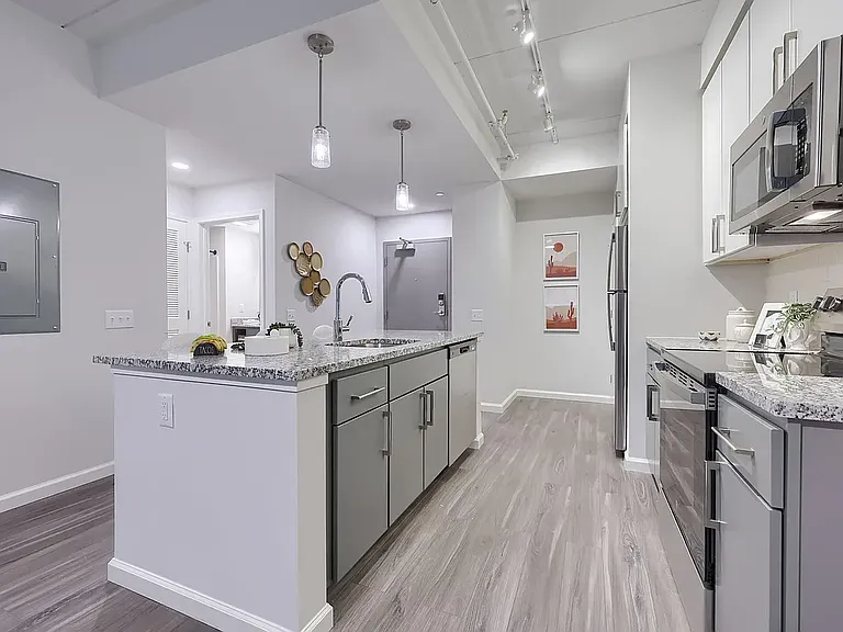 Gallery 118 — Photo 6