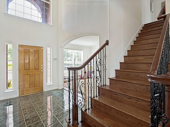 4th image of 7531 Maribeth Dr
