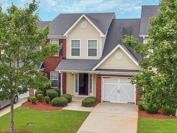 2nd image of 230 City Park Dr