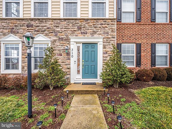 2nd image of 310 E Wainscot Dr