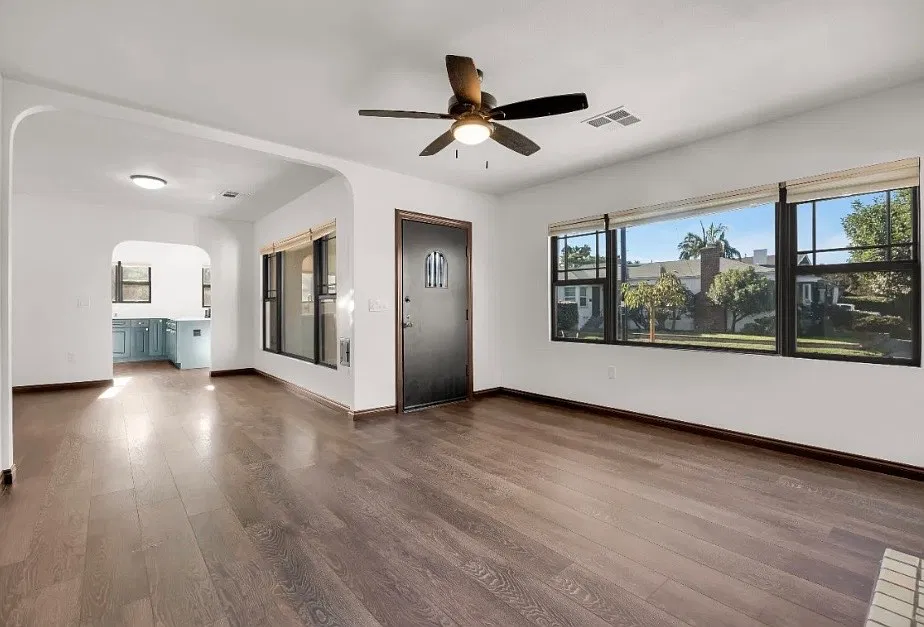 2 bed, 840 sqft, $4,500 — Photo 3