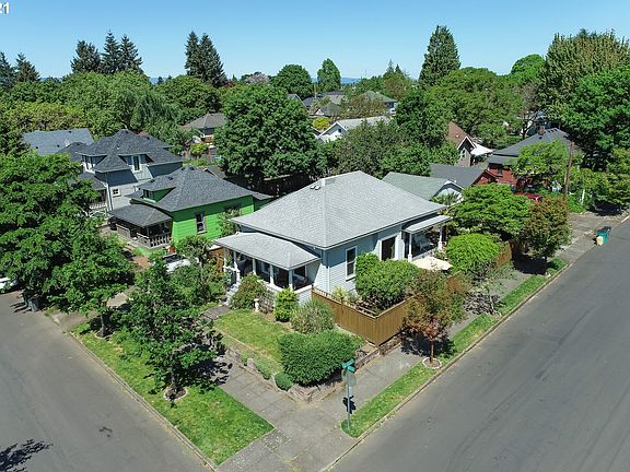 2nd image of 700 W 21st St
