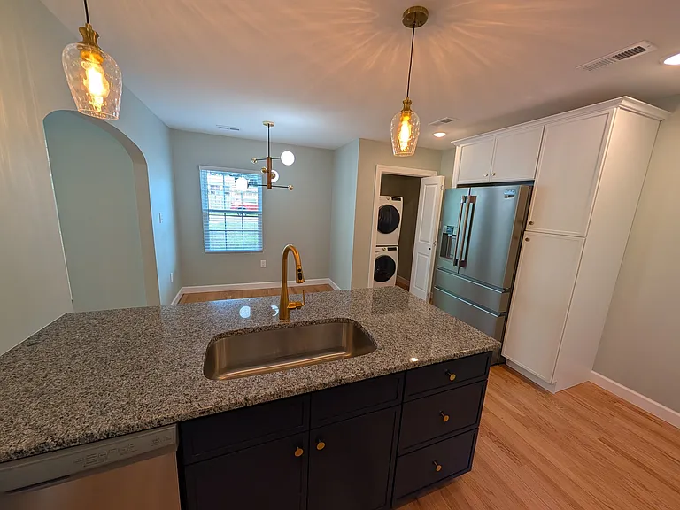 Kitchen / dining area