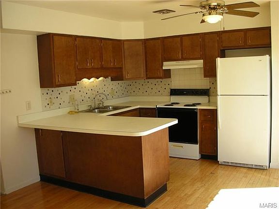 4th image of 9122 Villaridge Ct
