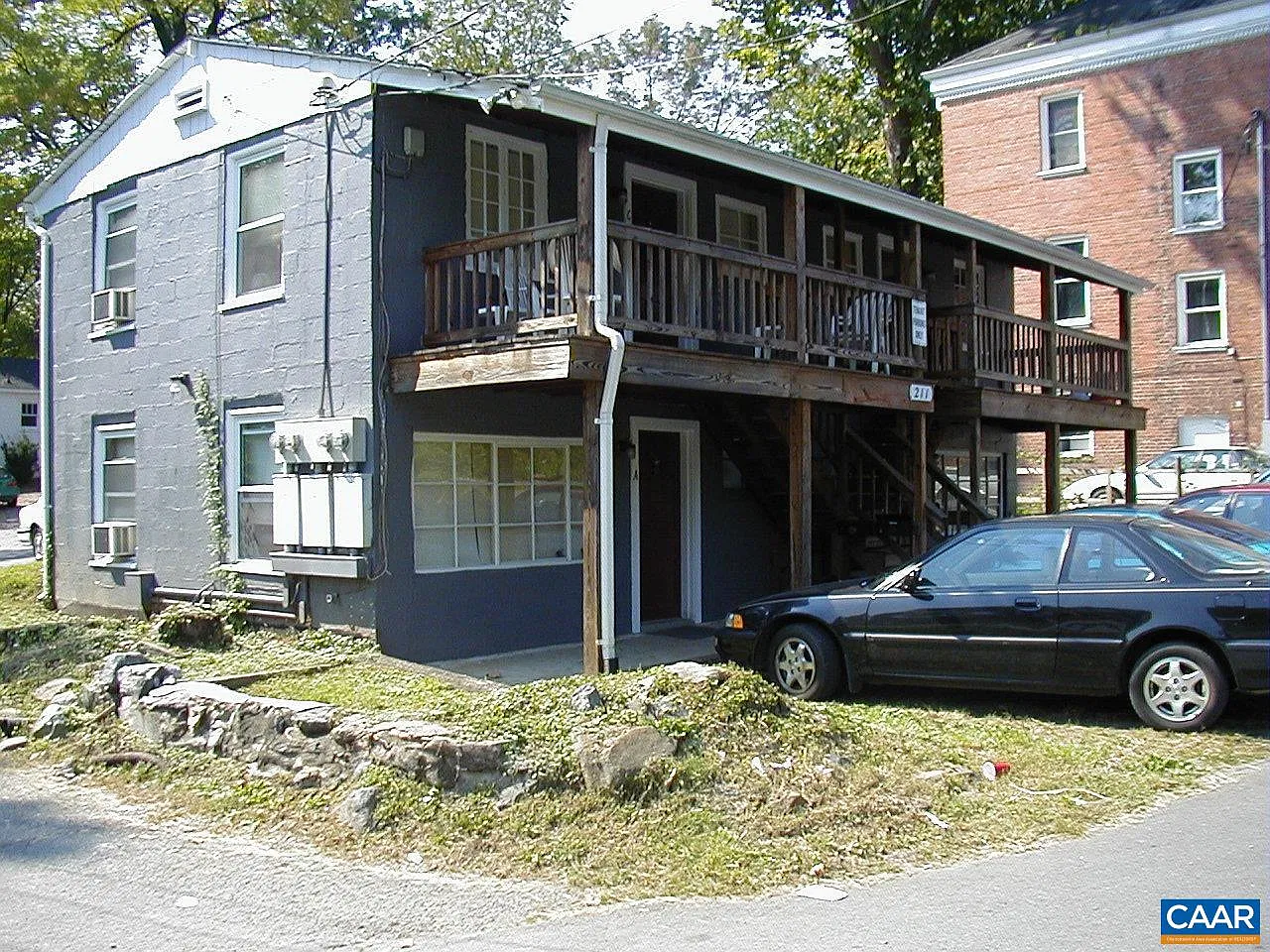 1 bed, 1.0 bath, 411 sqft, $1,075 — Photo 1
