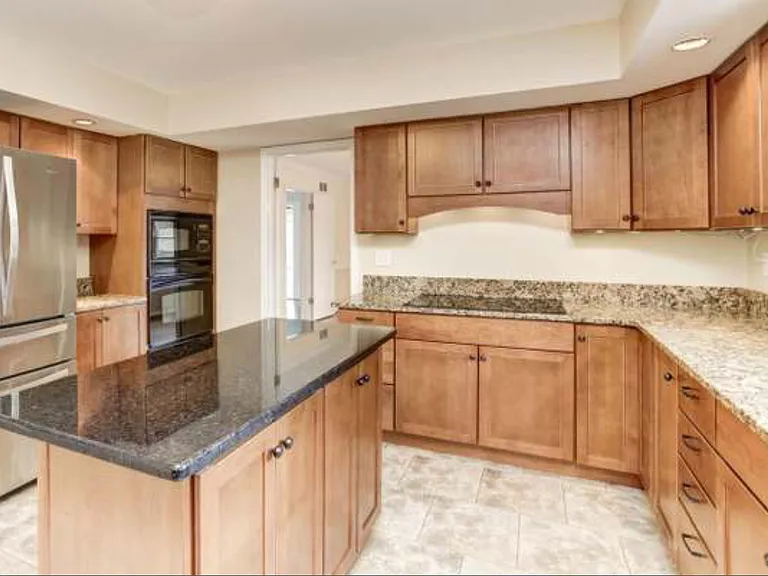 6636 Isle Of Skye Dr — Photo 4