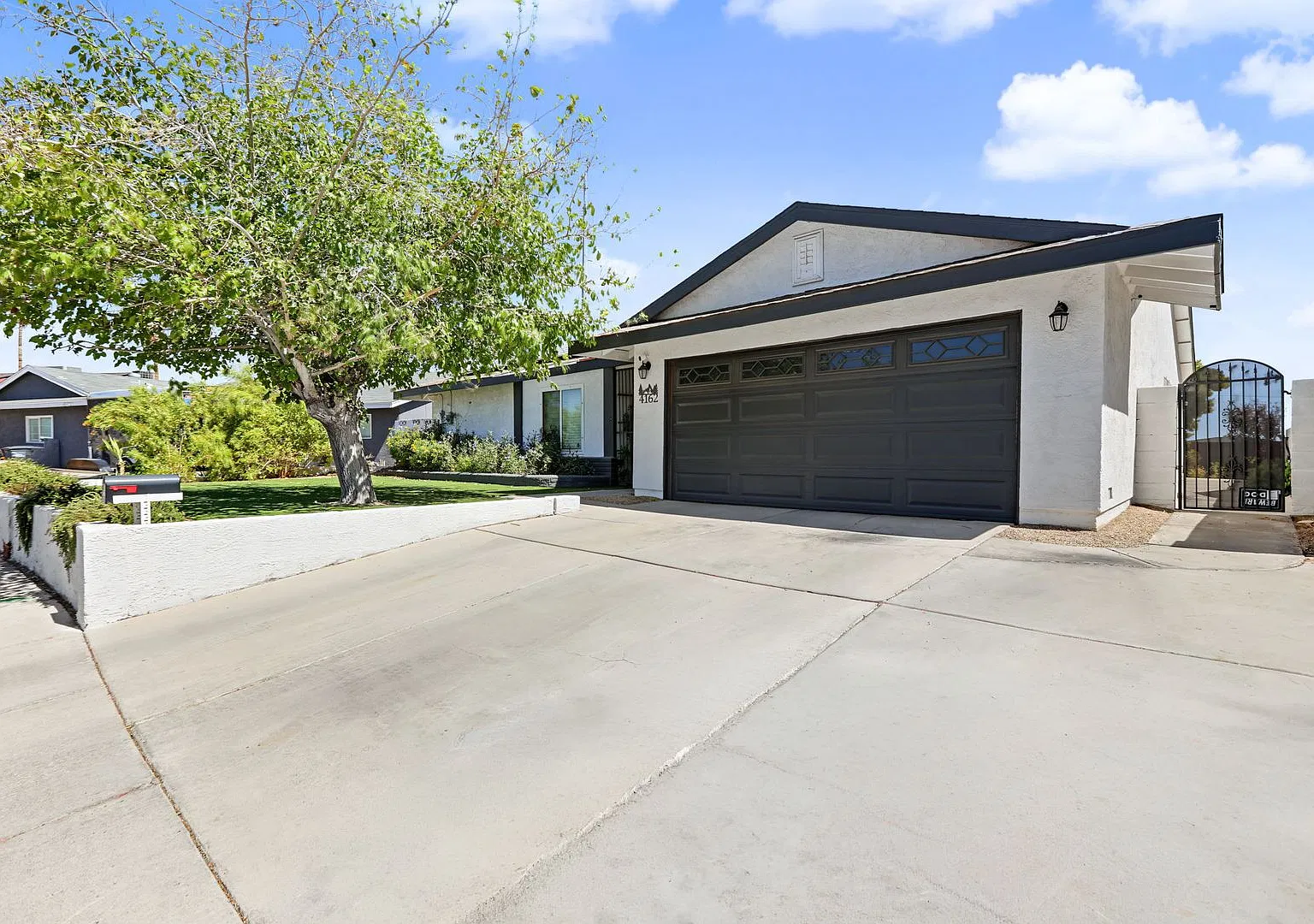 Beautiful Single Story Home with a Pool & Spa! No HOA! — Photo 2