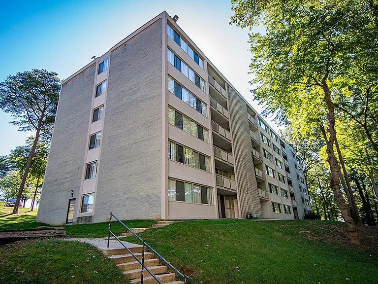 Heritage Park Apartments Building 21
