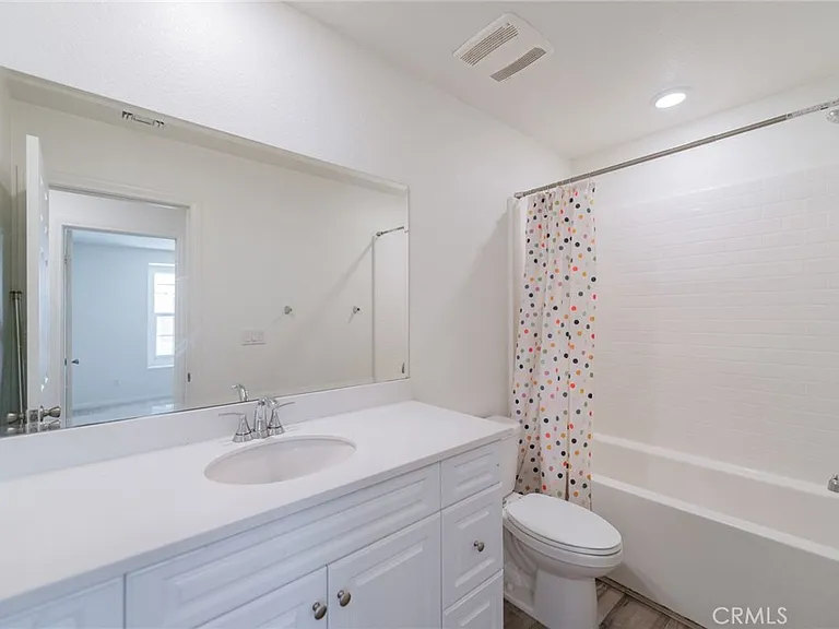 3977 E Huntington St — Photo 19