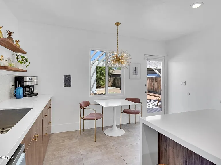 2333 N Edgemere St — Photo 9