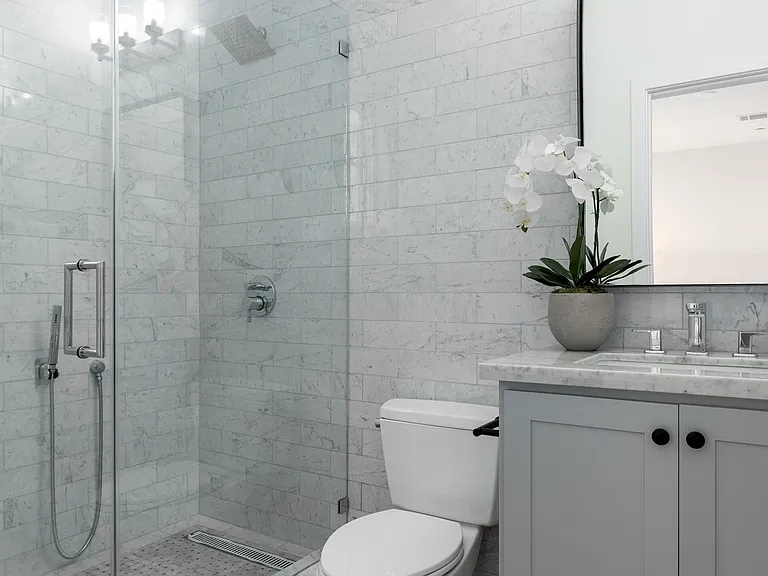 1025 W Balboa Blvd — Photo 17