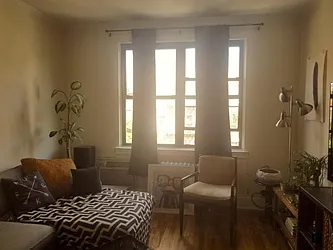 Rented by R New York