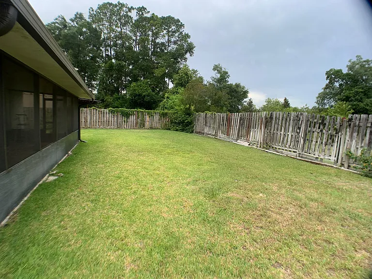 24566 SW 11th Rd — Photo 8