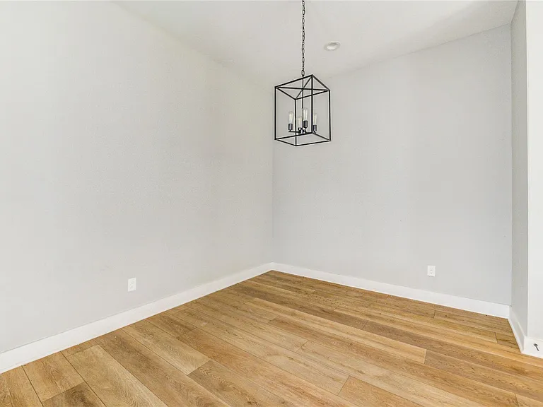 4220 McKinley St — Photo 11