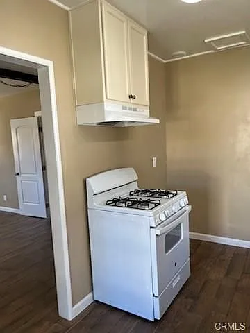 1 bed, 1.0 bath, 567 sqft, $1,800 — Photo 2