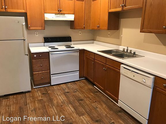 3rd image of 35 Crescent View Dr APT 6
