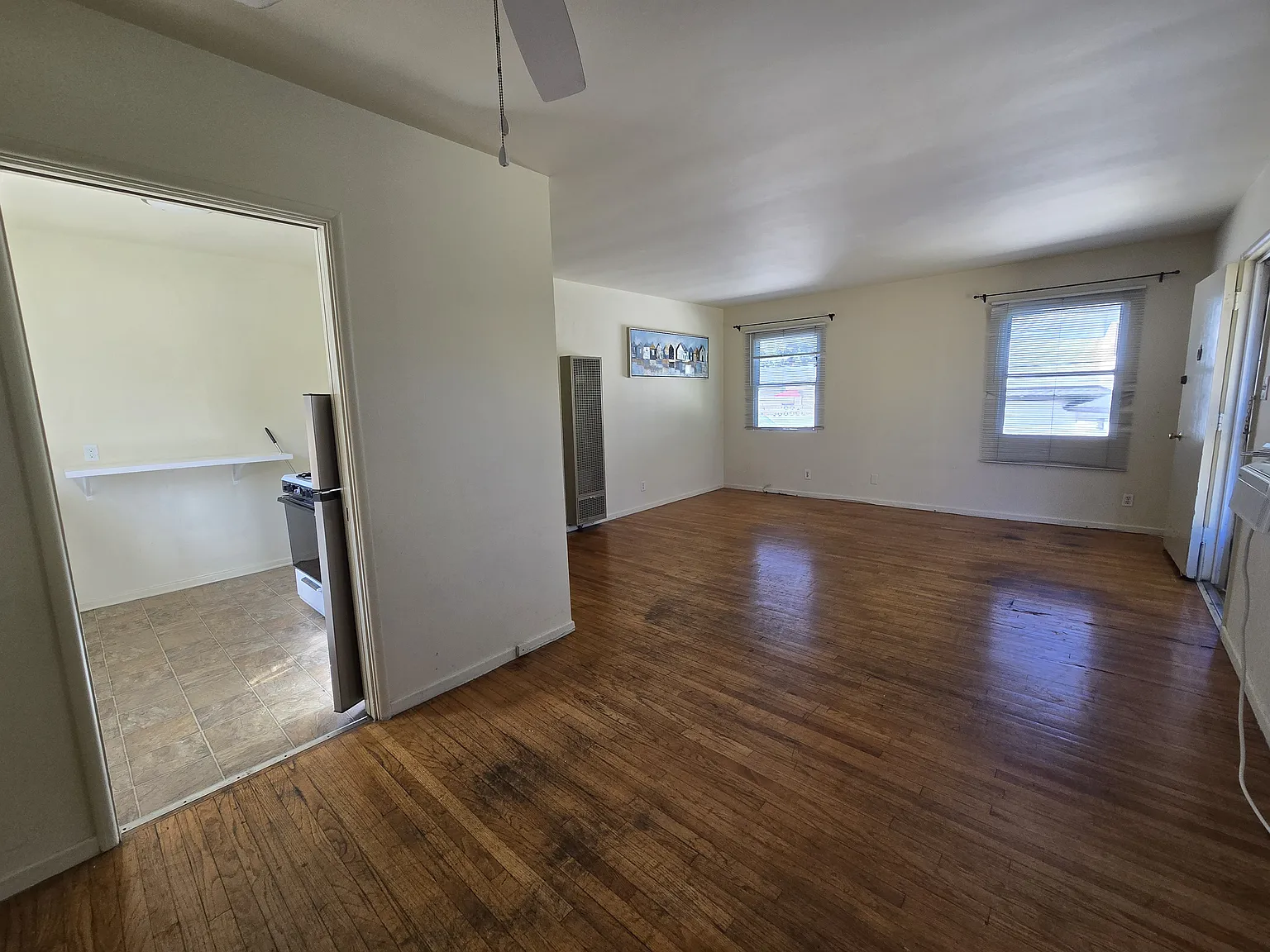 2 bed, 750 sqft, $2,200 — Photo 4